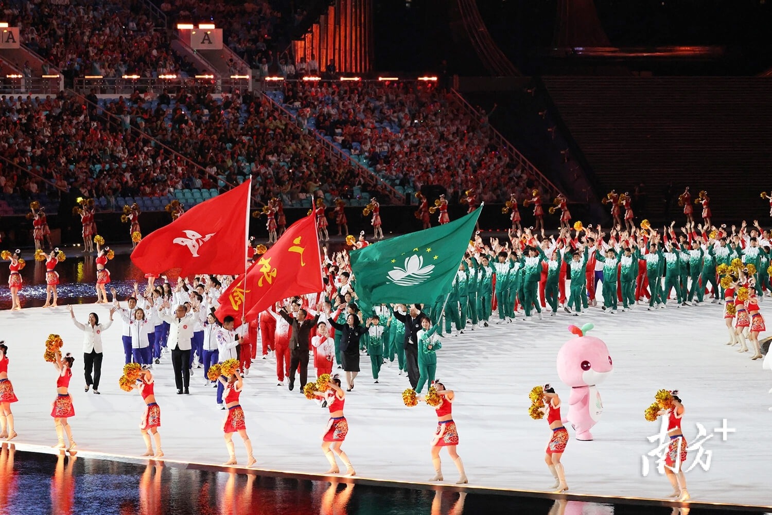 《不死者之王（OVERLORD）》官方公布了动画第四季的OP和ED片段